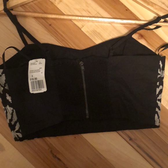 Black embroidered mirror crop top - Picture 6 of 6